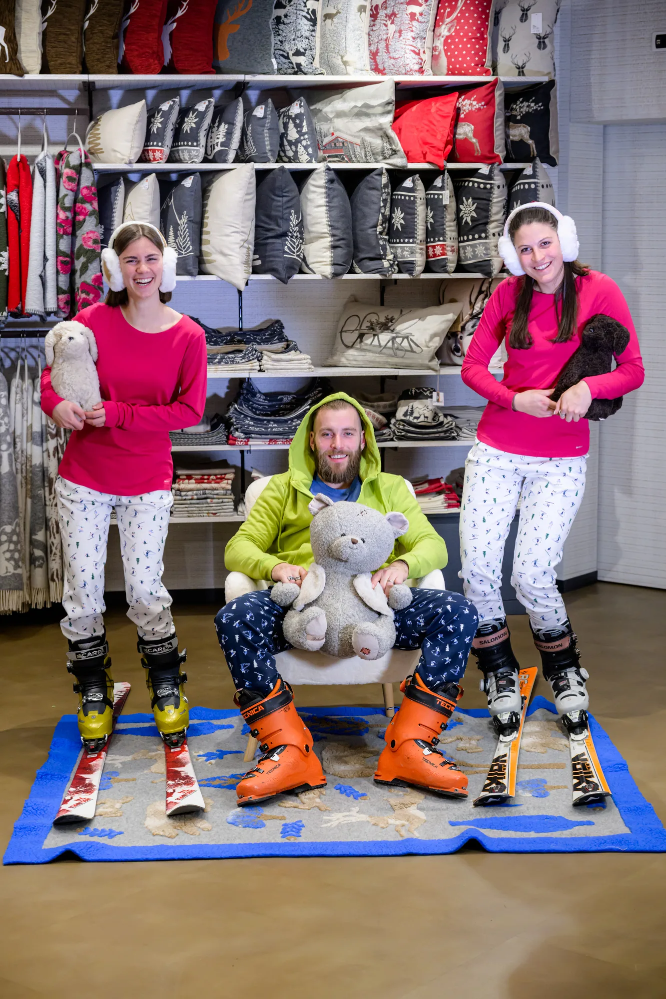 Gloves and winter accessories for skiing holidays in Dolomites